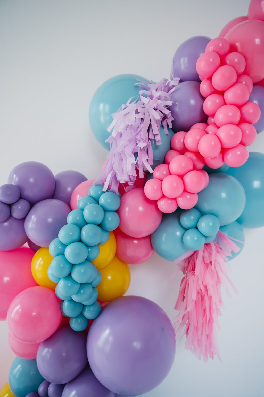 balloon brand shoot pastel garland closeup kuballoons