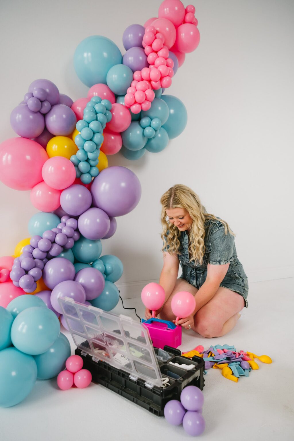 balloon brand shoot woman pink pump kuballoons