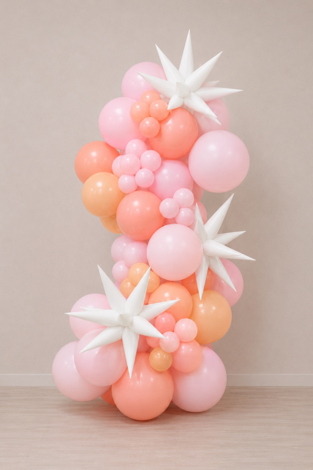 Pop Clink Events Grab and Go balloon garland with white star toppers
